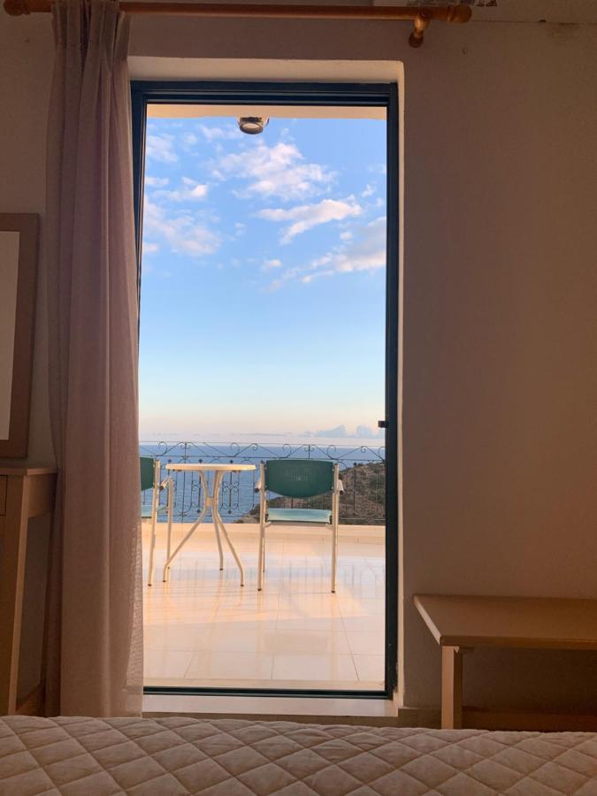 Iro Hotel Ajía Galíni Kültér fotó