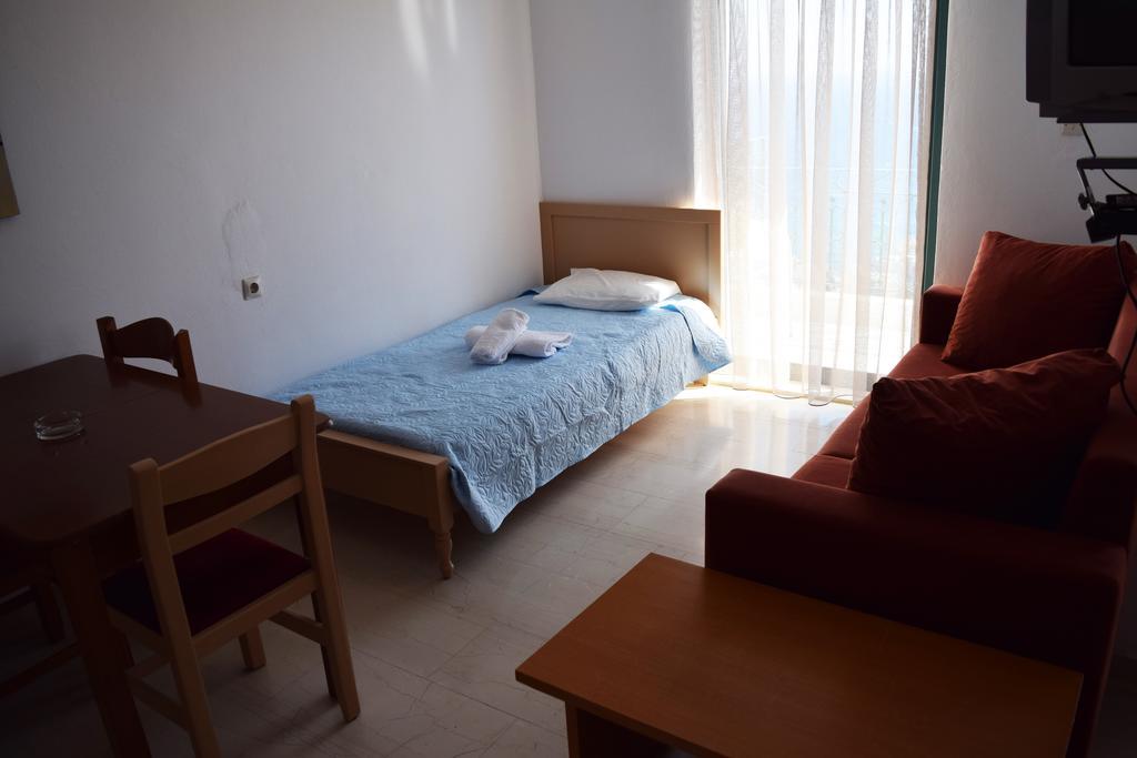 Iro Hotel Ajía Galíni Kültér fotó