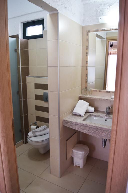Iro Hotel Ajía Galíni Kültér fotó